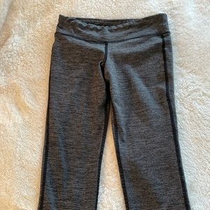 Old Navy Active Grey and Black Capri Leggings
